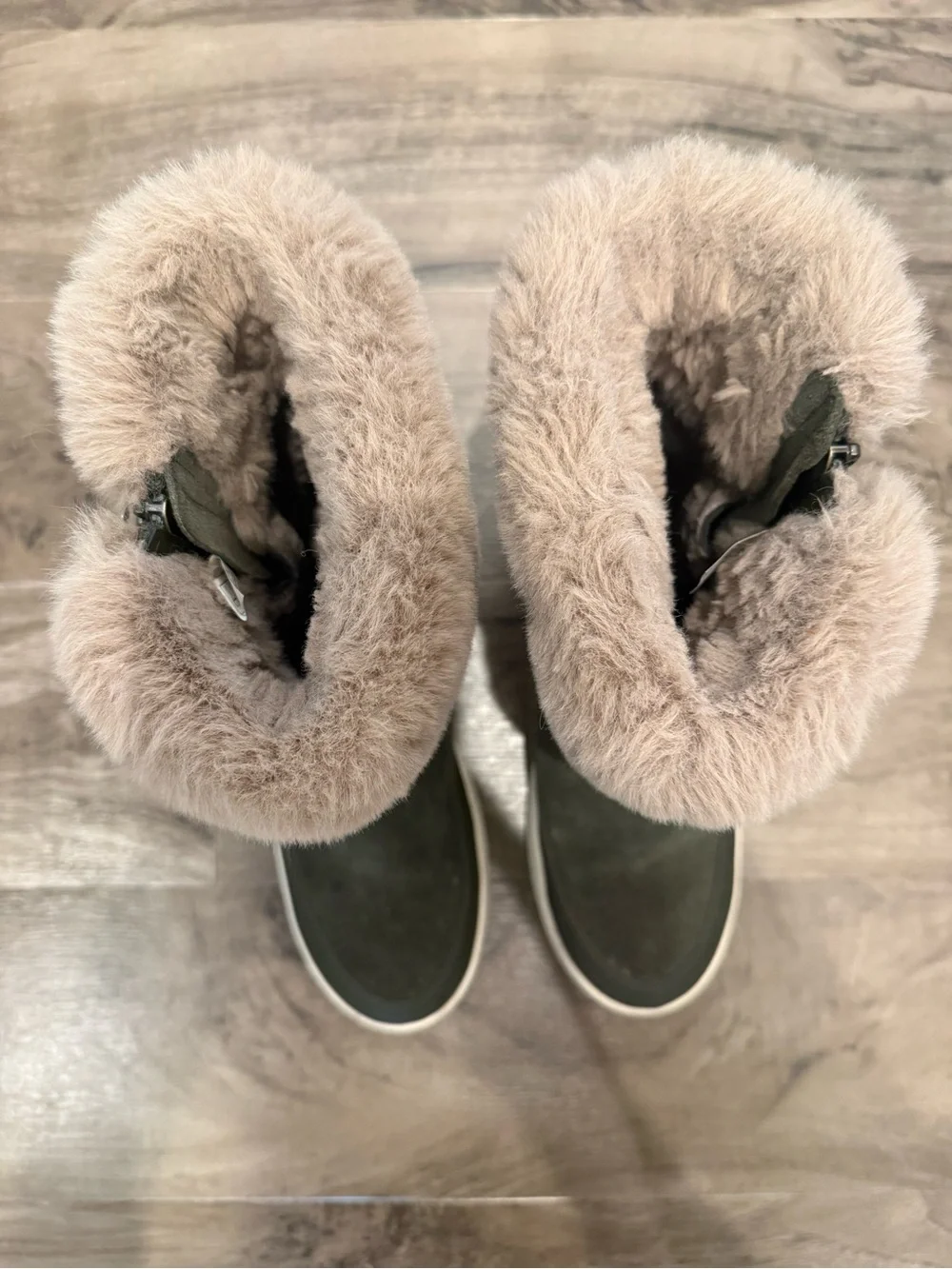 Koolaburra by UGG Tynlee Waterproof Faux Fur Winter Boots Olive Green Sz 7